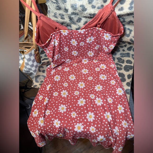 No Boundaries Red Floral Women’s Size Small Summer Dress - Picture 4 of 5